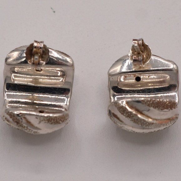 Vintage Wide Half Hoop Textured Swirly Ribbed Hollow Dome Silver Stud Earrings - Picture 6 of 7